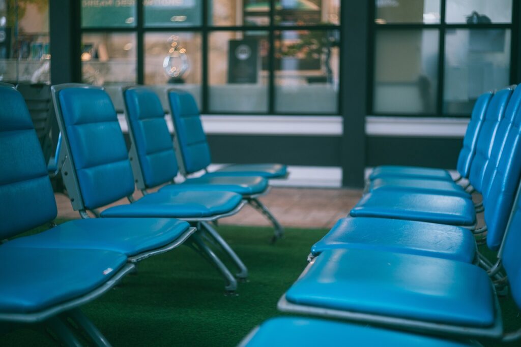 chair, seats, airport-4922358.jpg